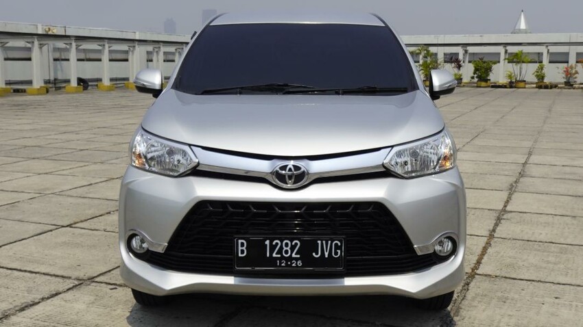 Toyota Avanza Veloz 1.3 AT . KM 67rb