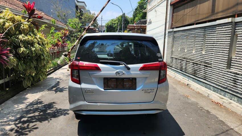 Daihatsu Sigra 1.2 R Manual Tahun 2018