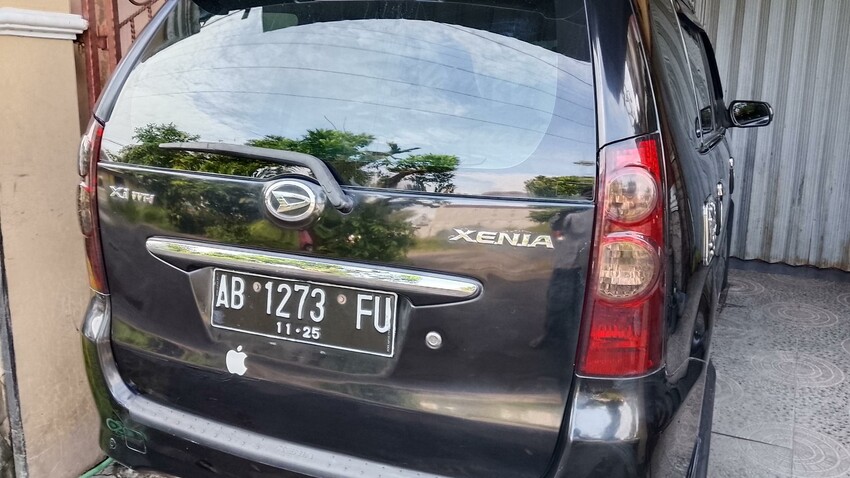 Daihatsu Xenia 2010 Bensin