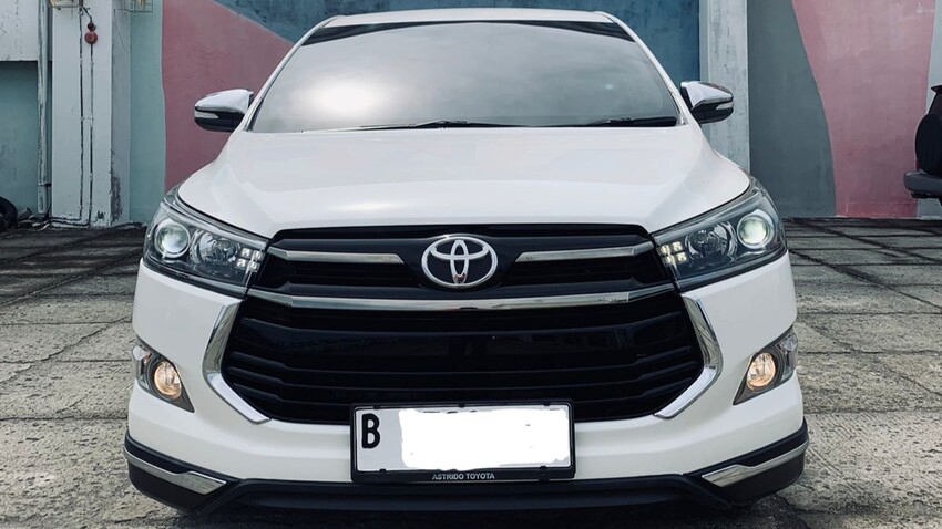 Toyota Kijang Innova Venturer 2.4 Diesel 2017 Solar Pajak 1 tahun