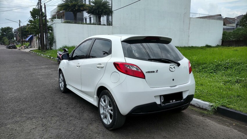 Mazda 2 2011 Bensin