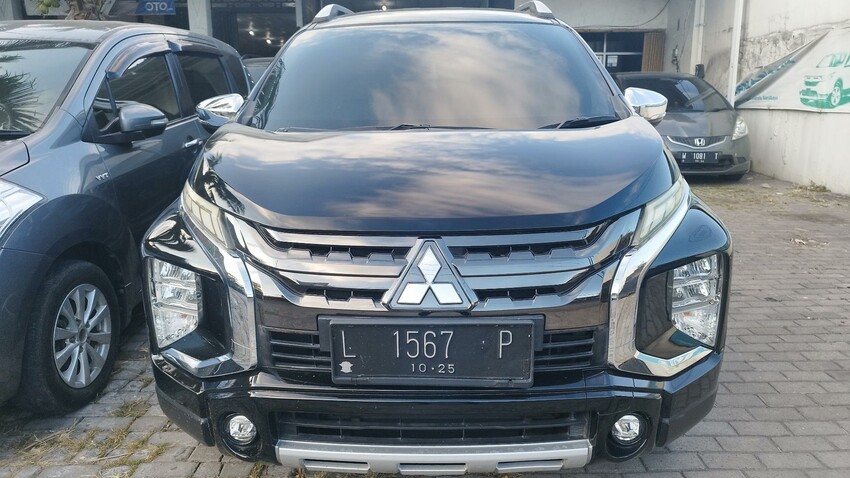 Mitsubishi Xpander Cross Matic 2019 Hitam