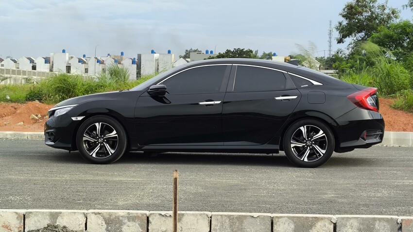 TDP 10jt Honda Civic ES 2018 Bensin