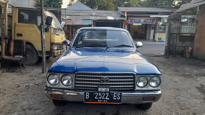 Toyota Corona 1977 Bensin antik