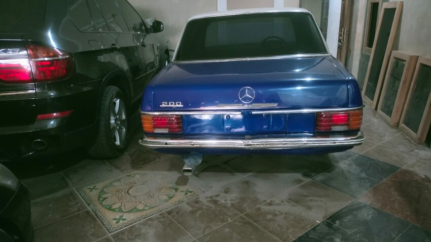 Dijual mercedes benz mini200 w115 1974