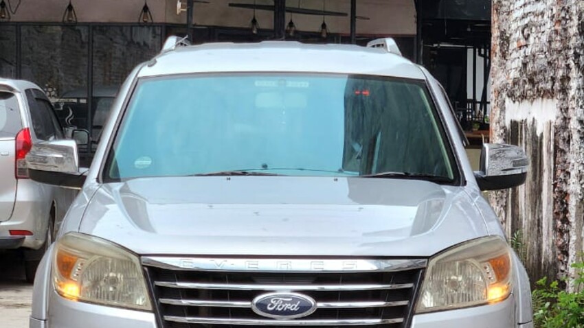 Ford Everest 2.5 LTD AT 2010 FULL ORI!