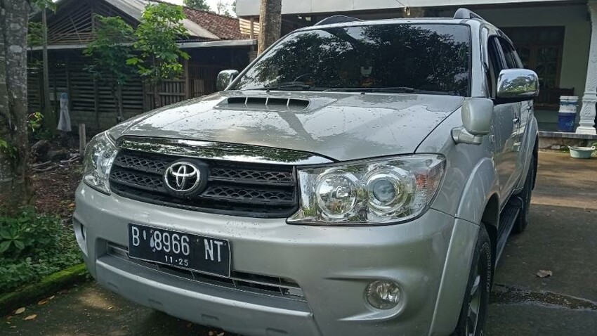 Toyota Fortuner 2005 Bensin