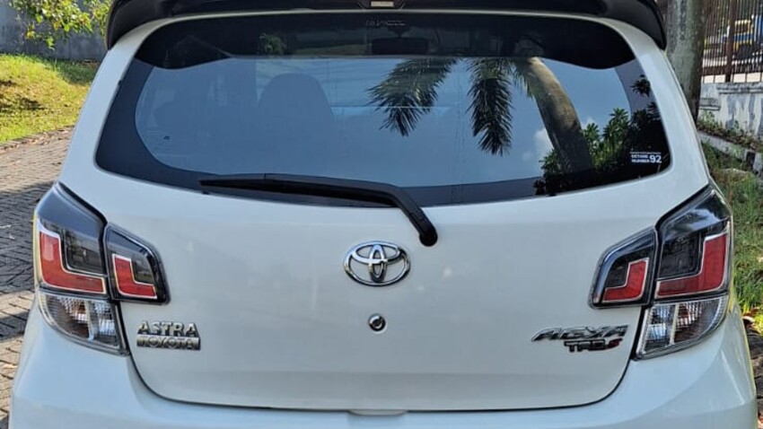 Toyota Agya 1.2 TRD Sportivo 2021 Bensin Putih