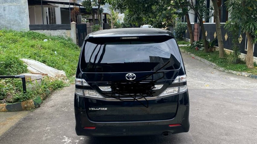 Toyota Vellfire 2011