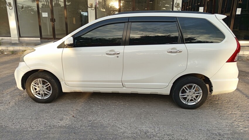 Daihatsu Xenia 2011 Bensin