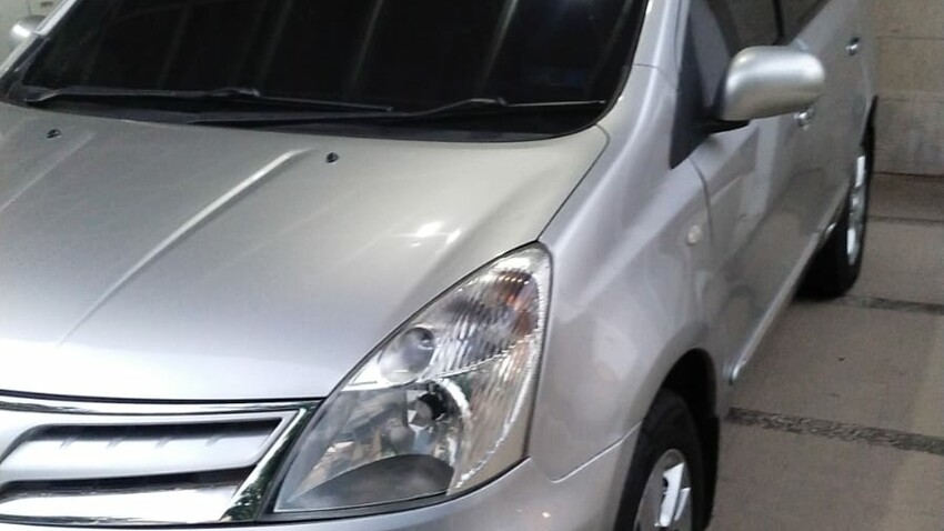 Nissan Grand livina 2011 Bensin