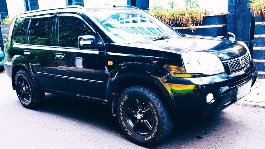 Nissan XTrail 2005 Hitam Pd Indah Jaksel