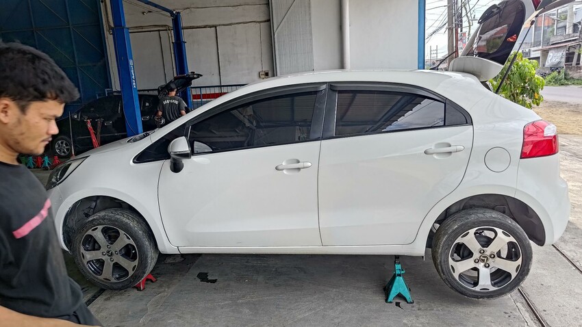 Kia Rio 2012 Bensin