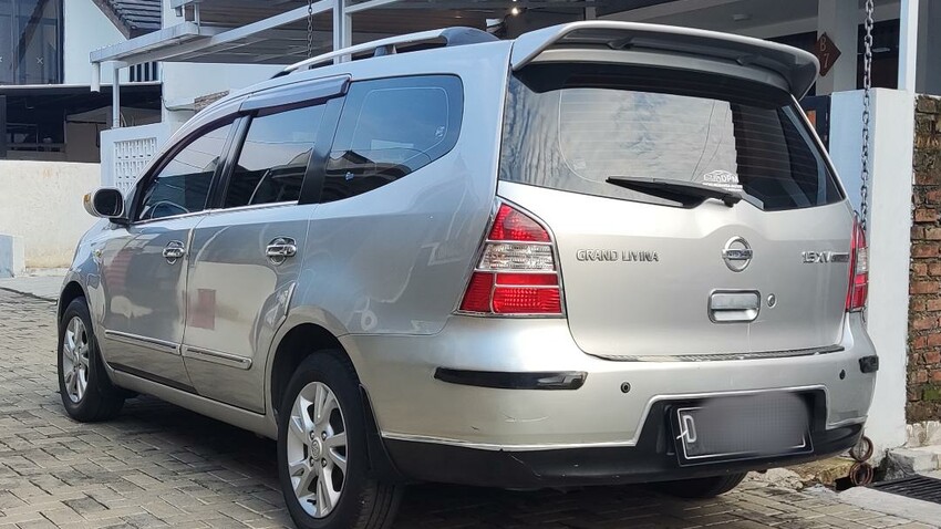 Nissan Grand livina 2011 Bensin