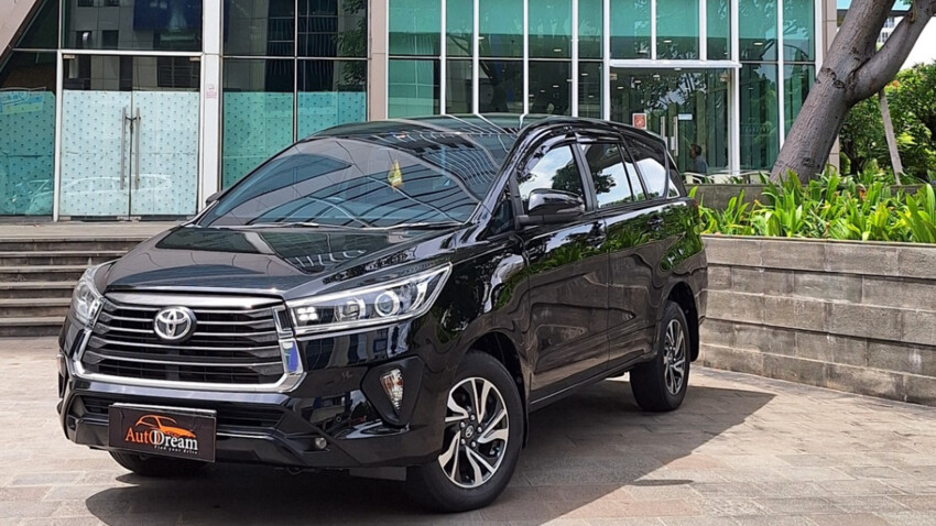 LOW KM! TOYOTA KIJANG INNOVA 2.4V DIESEL AT 2022 2.4 V