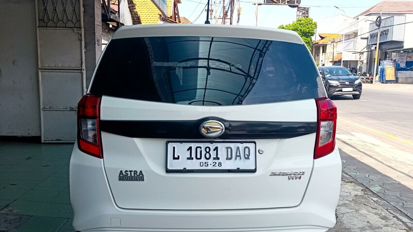 DP 9 jt Daihatsu New Sigra 1.0 D Manual 2023 Bensin