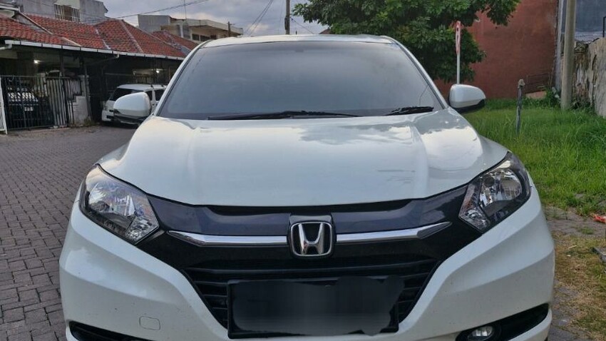 Dijual Honda HRV Putih 2015 tipe E CVT mulus terawat