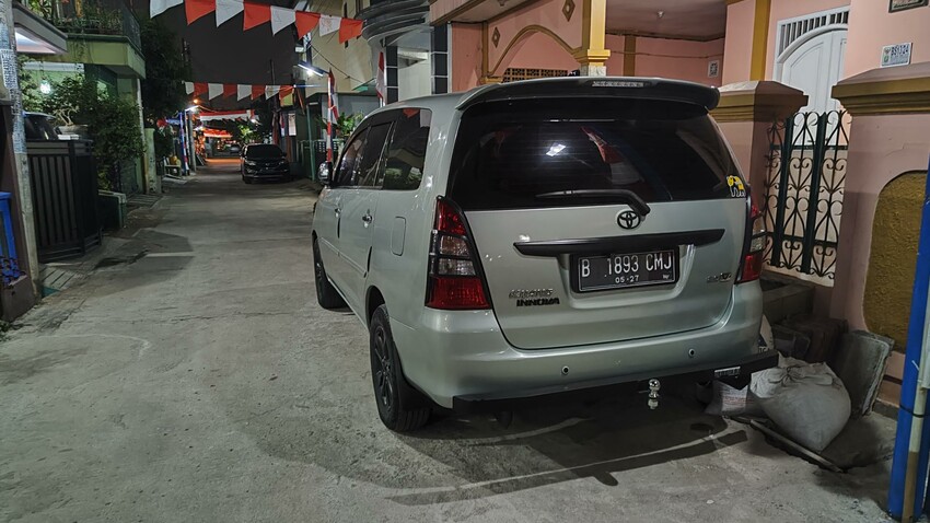 Toyota Kijang Innova 2.0 V AT 2005 bisa TT BT