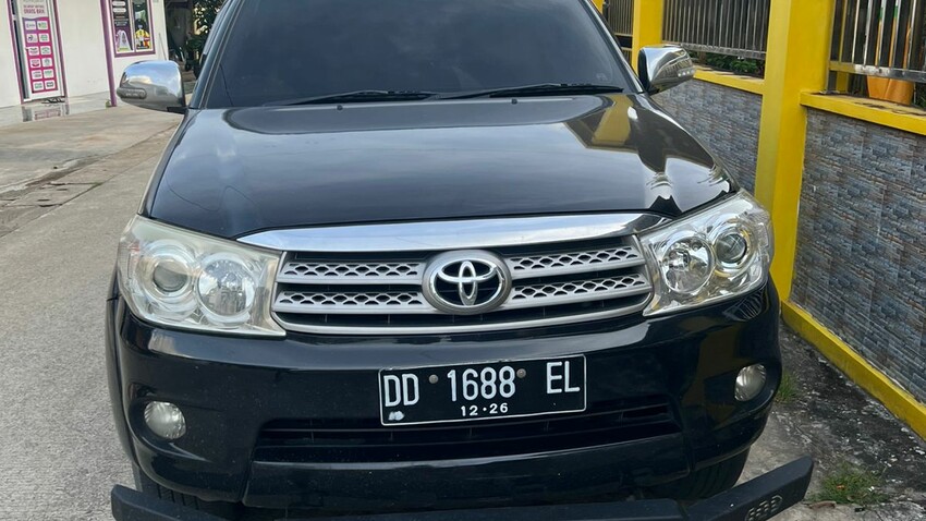 Toyota Fortuner 2011 Bensin