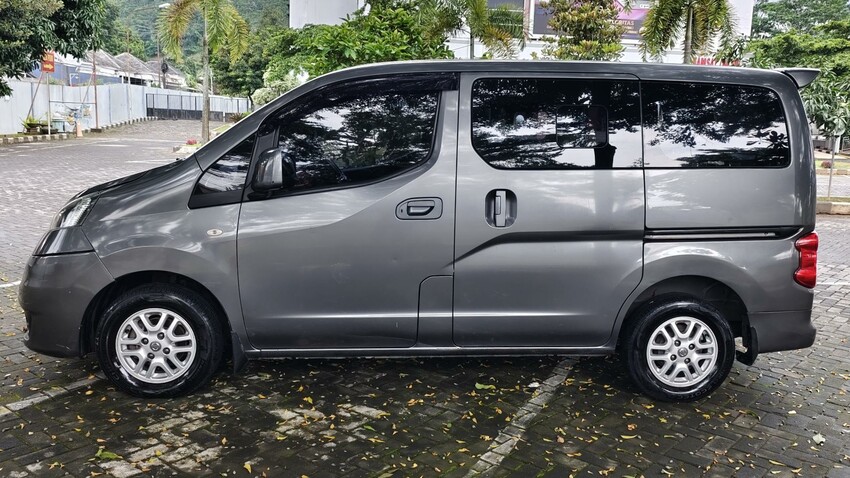 Nissan Evalia 2012 Bensin