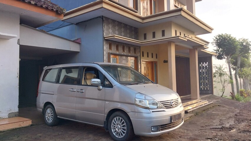 Nissan Serena 2012 Bensin