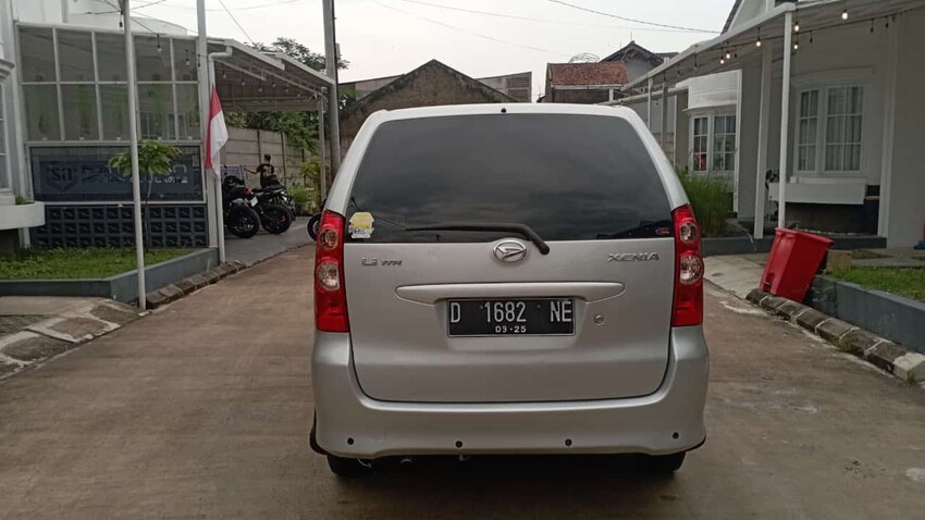 Daihatsu Xenia 2010 Bensin