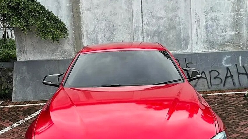 BMW 330i 2013 Bensin