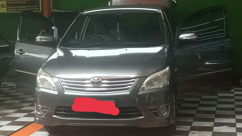 Toyota Kijang Innova 2012 Bensin