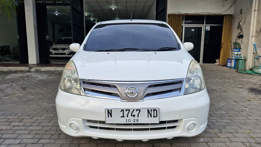 Nissan Grand livina 2012 Bensin