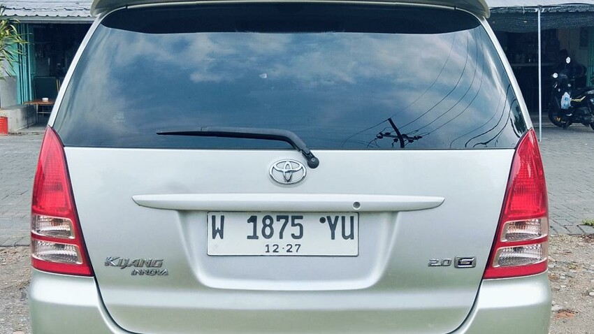 Toyota Kijang Innova 2005 Bensin