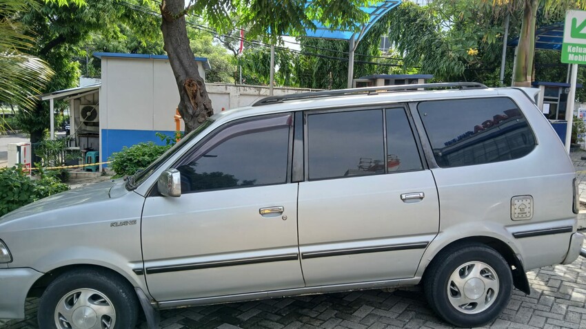 Toyota Kijang 2000 Bensin