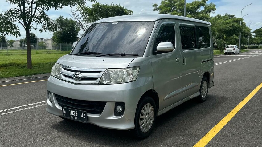 Daihatsu Luxio 2013 Bensin