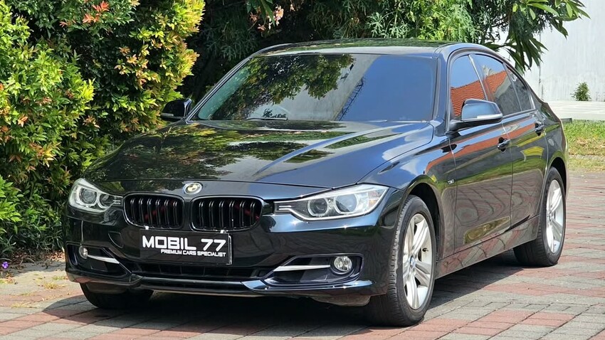 BMW 320I F30 SPORT TAHUN 2015 ODO 45RBU BLACK ON BLACK