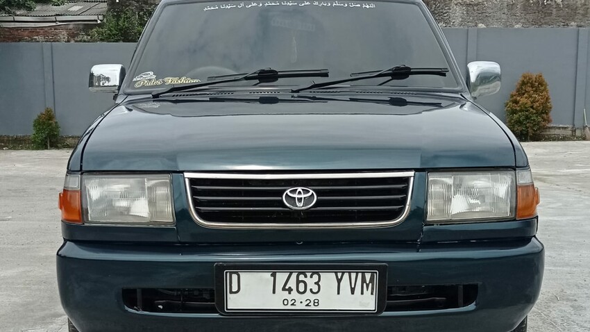 Toyota Kijang LGX M/T Bensin 1998