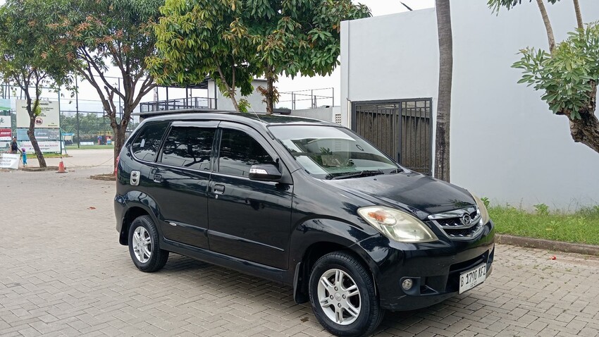 Daihatsu Xenia 2011 Bensin