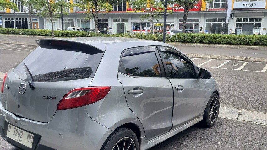 Mazda 2 2012 Bensin