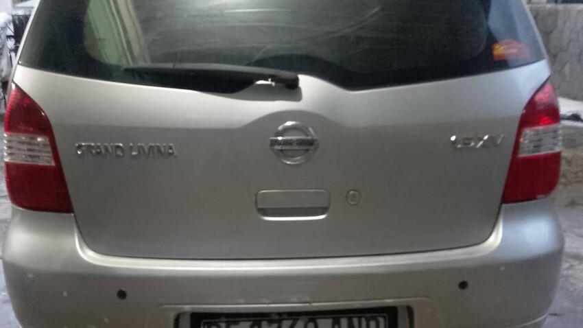 Nissan Grand livina 2010 Bensin