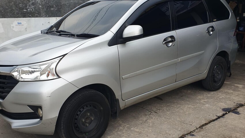 Xenia R STD 1.3 Tangan 1