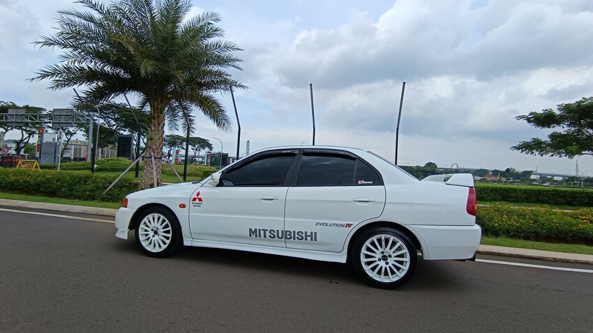 Mitsubishi Lancer 1997 Bensin