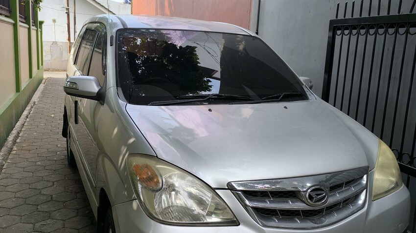 Daihatsu Xenia 2010 Bensin