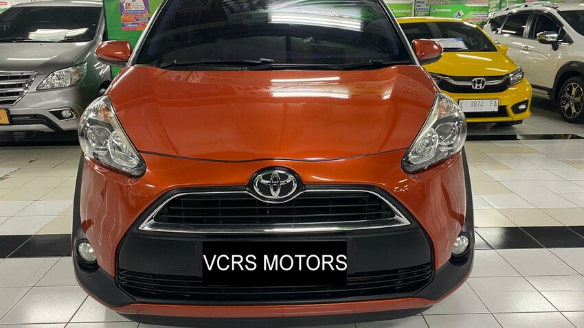 Toyota Sienta V 2017 matic