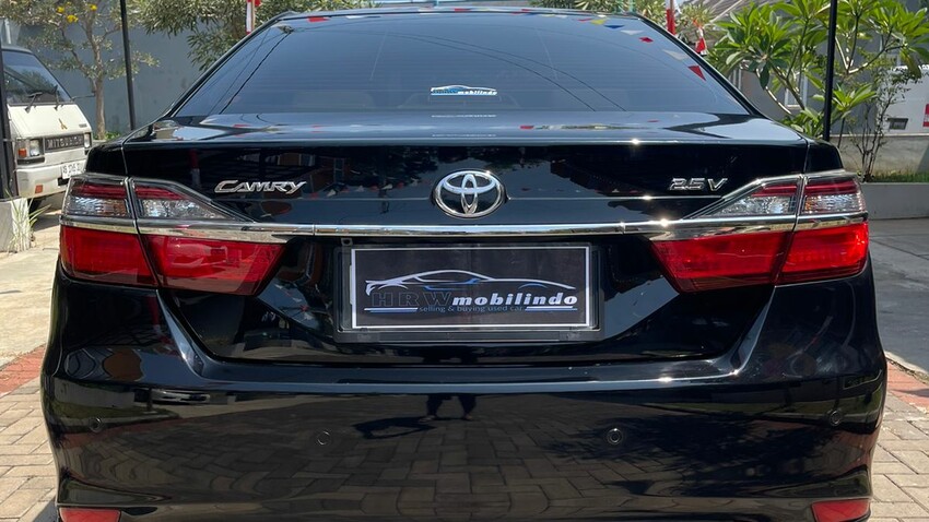 Toyota Camry V 2015 Cash