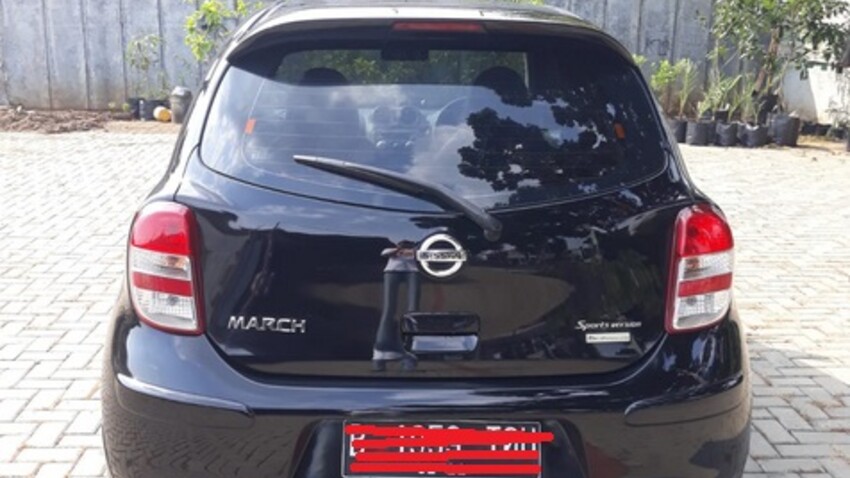 Nissan March 2011 Bensin