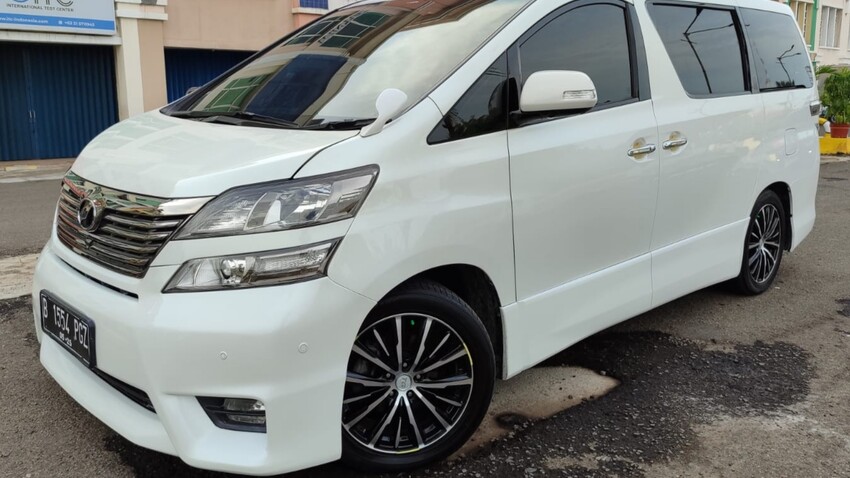 Vellfire 2.4 V Premium Sound AT 2010 Toyota Velfire Matic  Automatic