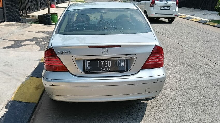 Mercedes-Benz C180 2002 Bensin