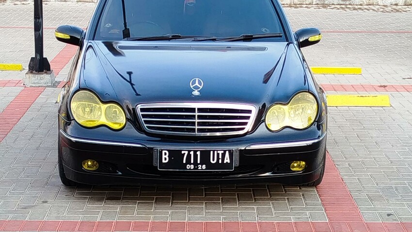 Mercedes-Benz C180 2003 Bensin