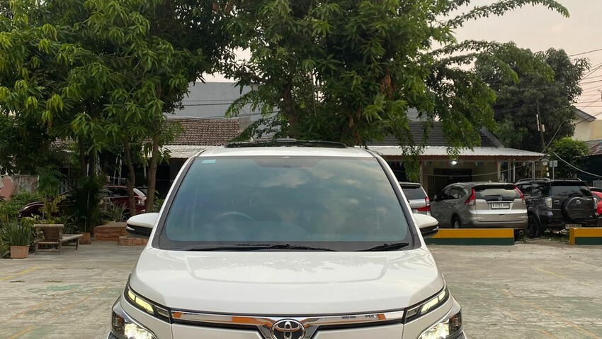 Kredit tdp 3jt angs 8.321 x59 Toyota Voxy 2018 matic at