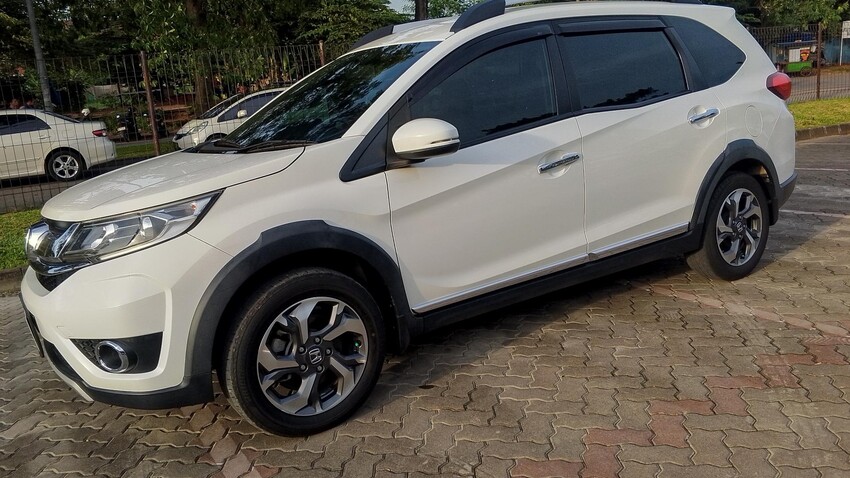 BRV E AT/AUTOMATIC 2017 PUTIH