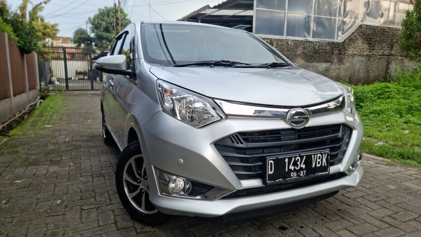 Sigra R Deluxe matic pajak panjang daihatsu sigra at