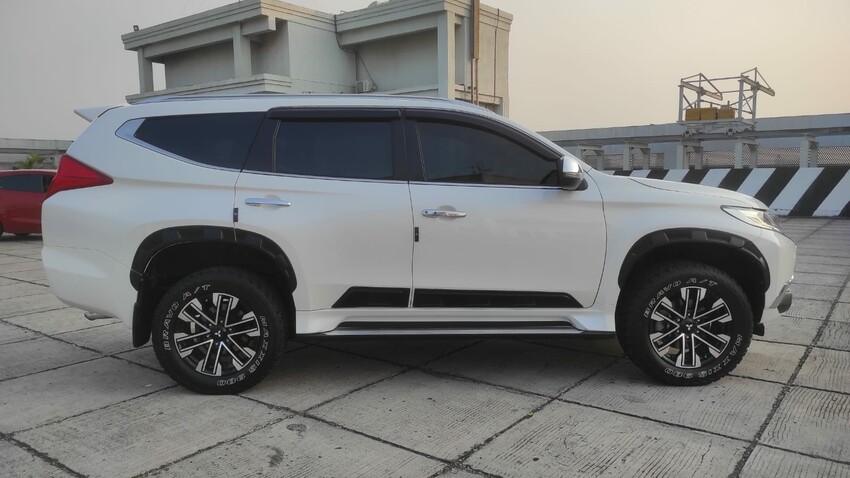 Mitsubishi Pajero Sport 2.4L Dakar 4x2 At 2018